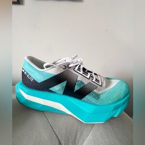 New Balance Women’s FuelCell SuperComp SC Elite V5 Size 10 Men’s Size 8.5